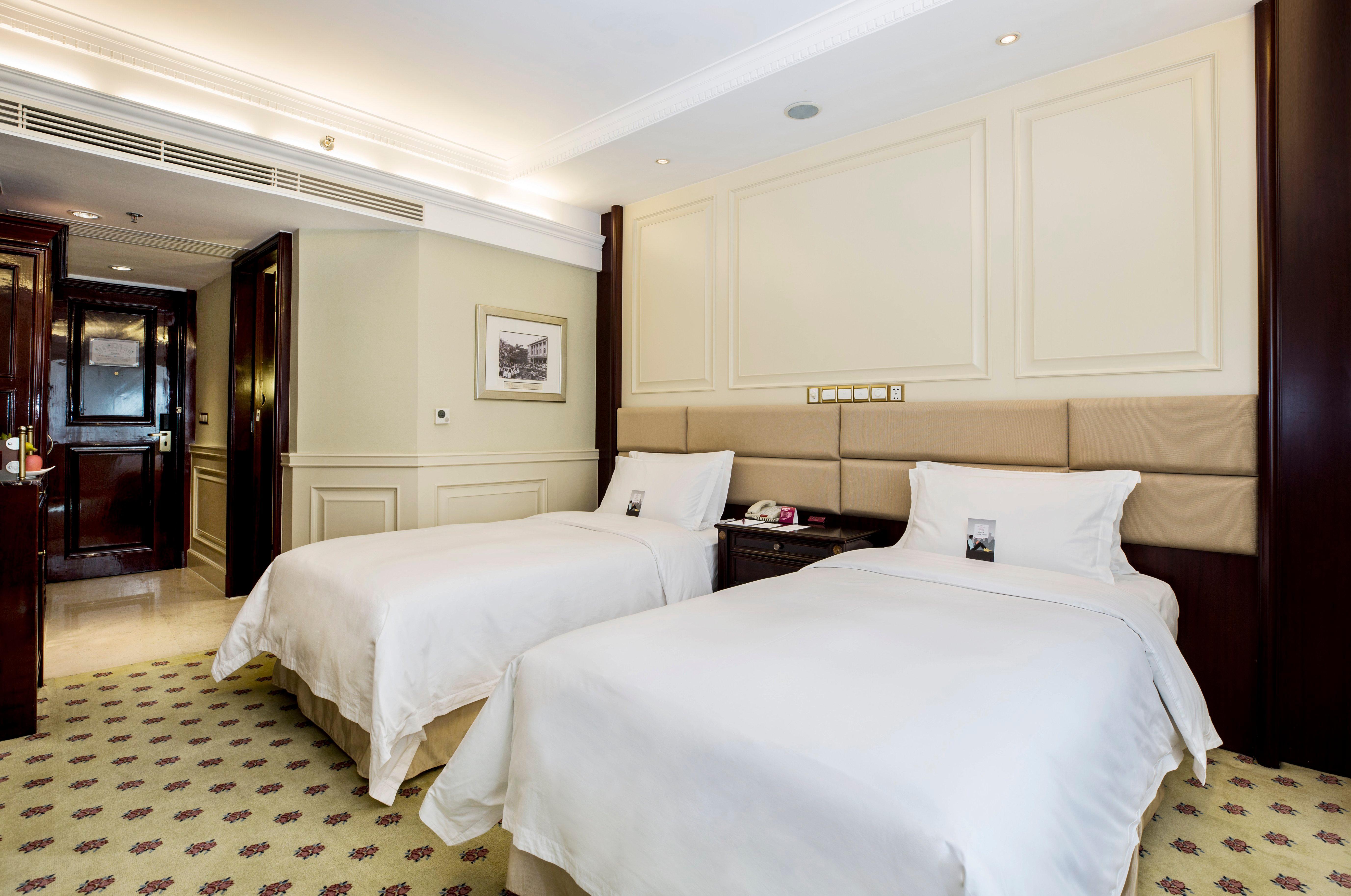 Crowne Plaza Landmark Shenzhen: Border-Close Retreat with Heated Pool Exterior photo