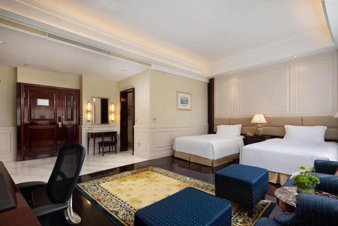 Crowne Plaza Landmark Shenzhen: Border-Close Retreat with Heated Pool Exterior photo