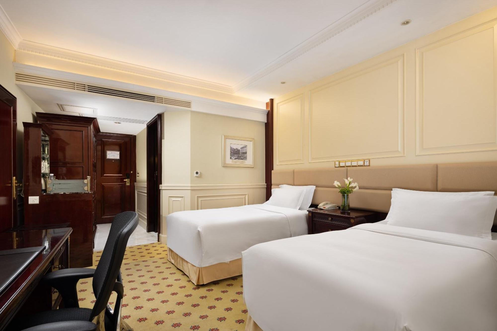 Crowne Plaza Landmark Shenzhen: Border-Close Retreat with Heated Pool Exterior photo